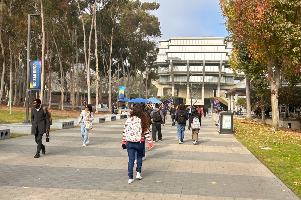 Students walk at the University of California–San Diego campus on Dec. 5, 2024. (Jane Yang/The Epoch Times)