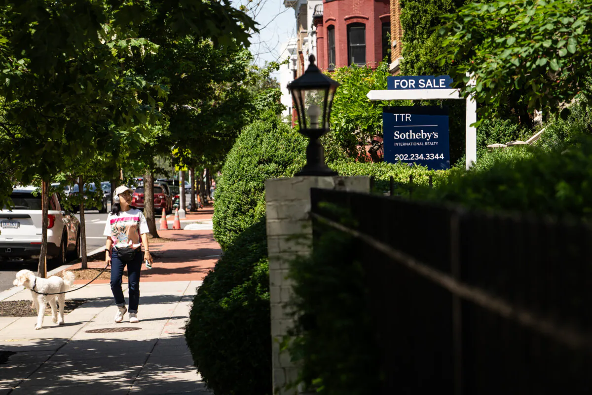 A "for sale" sign in Washington, D.C. (Madalina Vasiliu/The Epoch Times)
