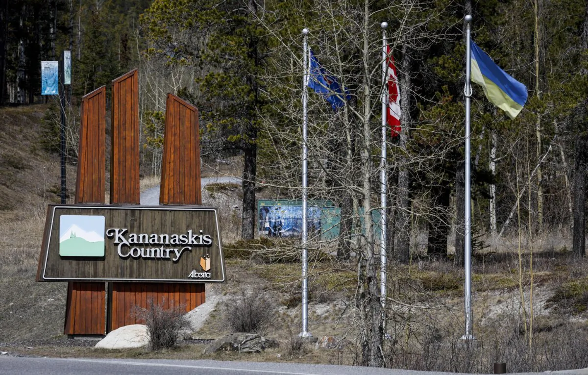 A sign marks the entrance to Kananaskis Country in Canmore, Alta., on April 24, 2023. (The Canadian Press/Jeff McIntosh)
