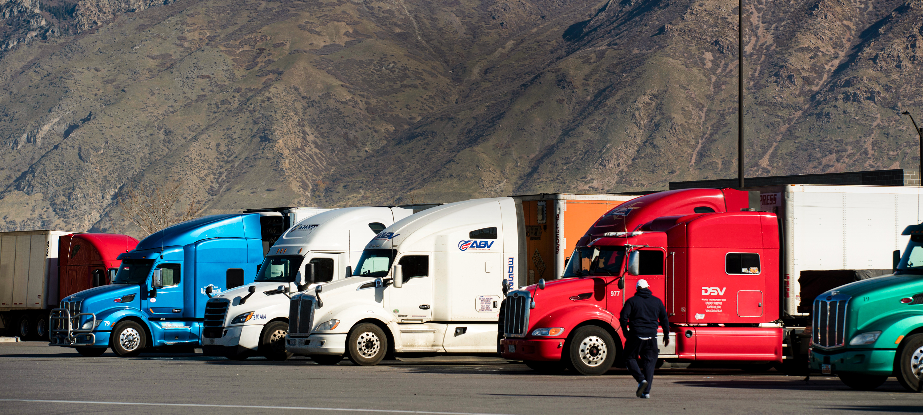 Trucking Industry Insiders Back Move to Bring Back English Proficiency Checks