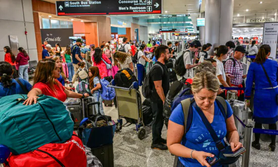 Nearly 18.7 Million Air Travelers Expected to Be Screened on Fourth of July: TSA
