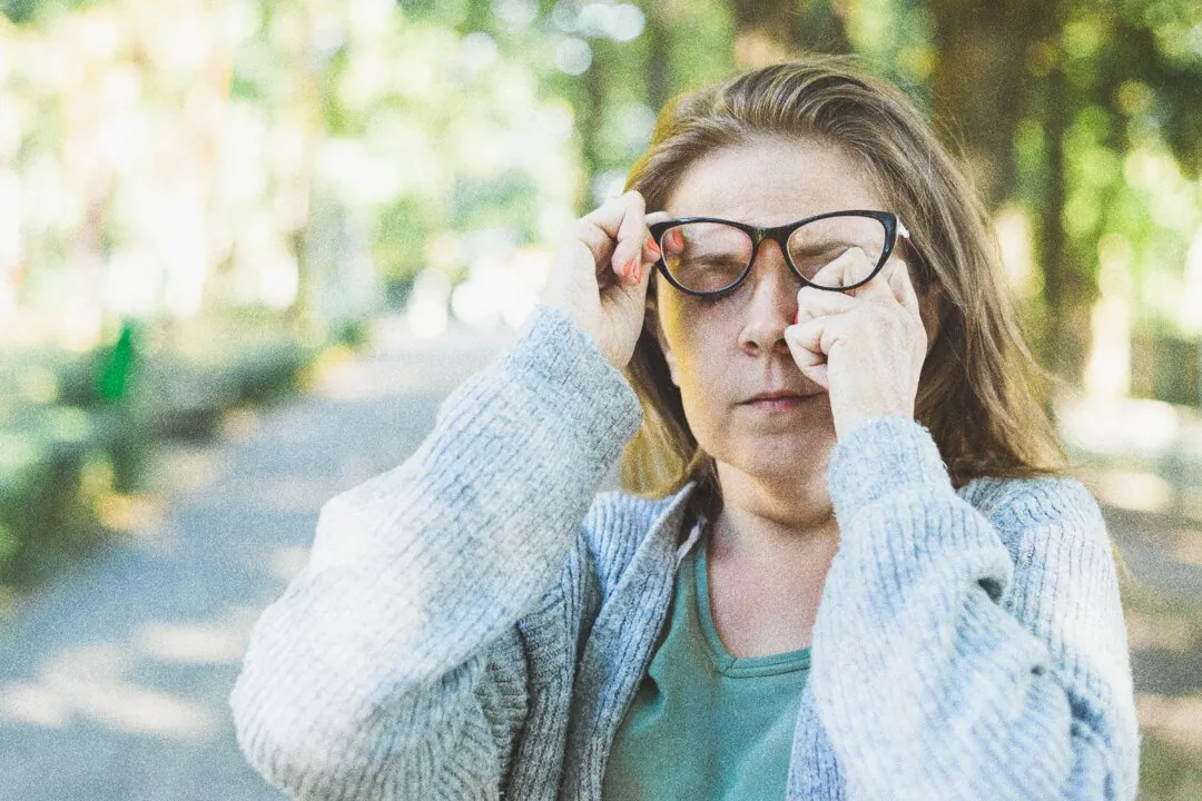 7 Acupoint Massage Techniques and Wellness Tips for Eye Health