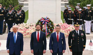 Trump Marks Memorial Day at Arlington Cemetery; President Rebukes Putin Over Recent Ukraine Attacks