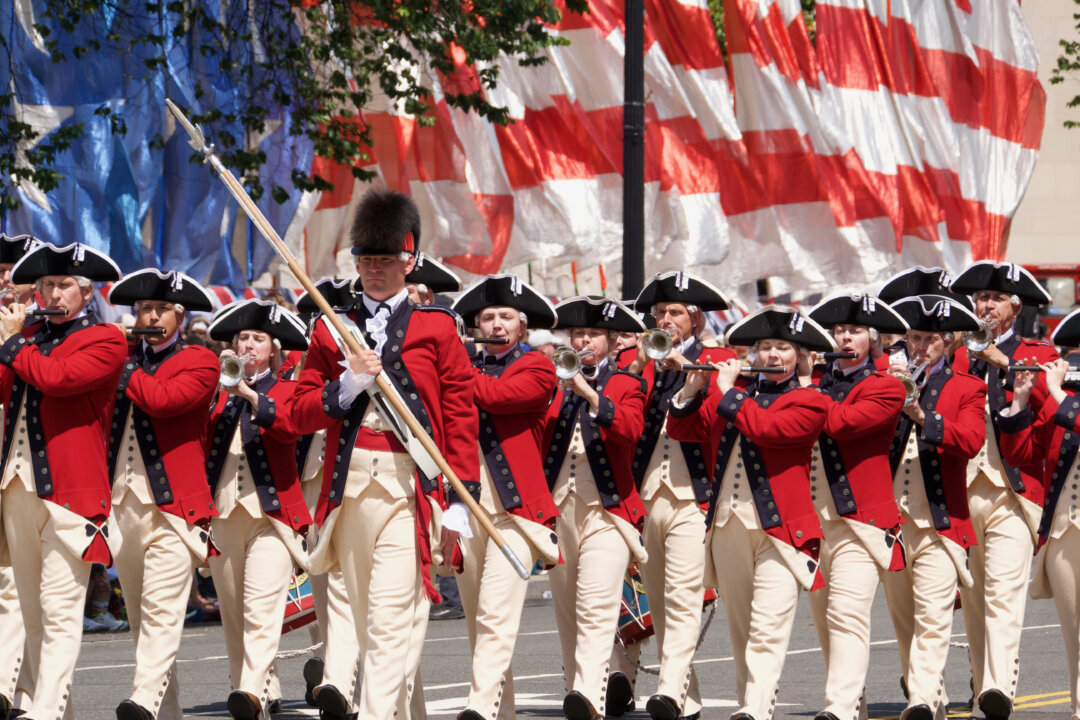 Thousands Honor Fallen Soldiers at National Memorial Day Parade, Multiple US Cities