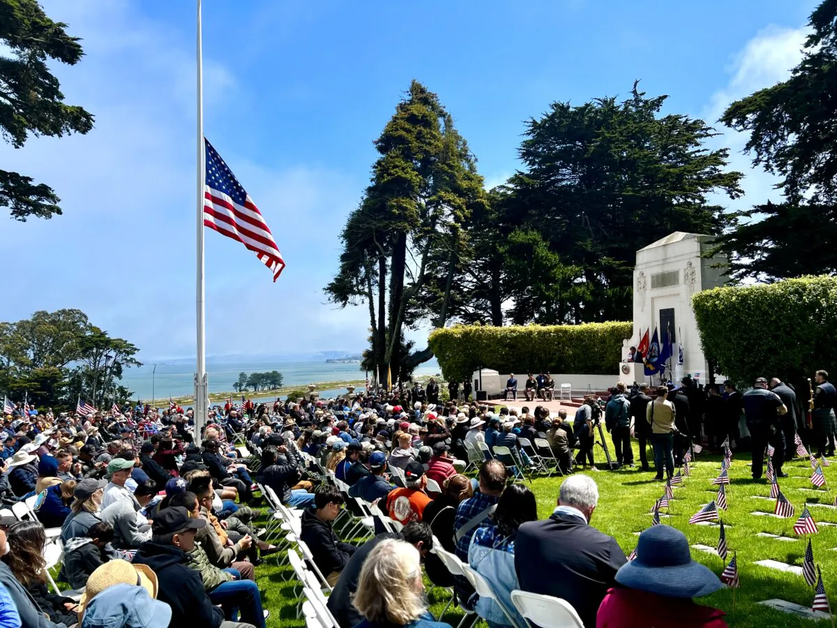 Attendees gather for San Francisco’s 158th annual Memorial Day Commemoration Ceremony in the Presidio on May 26, 2025. (Conner Lee/The Epoch Times)