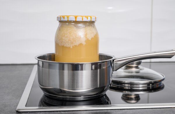 How to Liquify Crystallized Honey and the Best Way to Store It