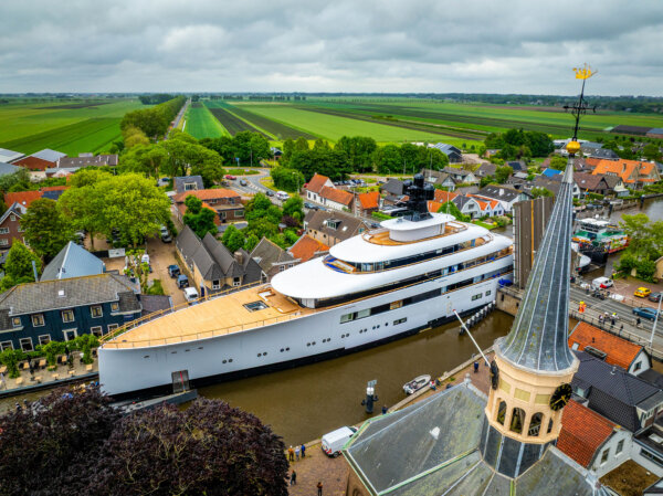 World’s Billionaire Population Surges to New Record High: UBS