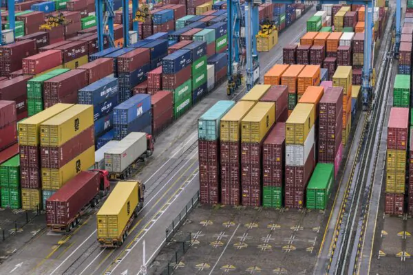 Cracks Are Showing Beneath China’s Economy | Business Matters (July 16)