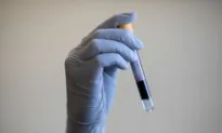 NHS to Roll Out ‘Revolutionary’ Blood Test for Lung Cancer