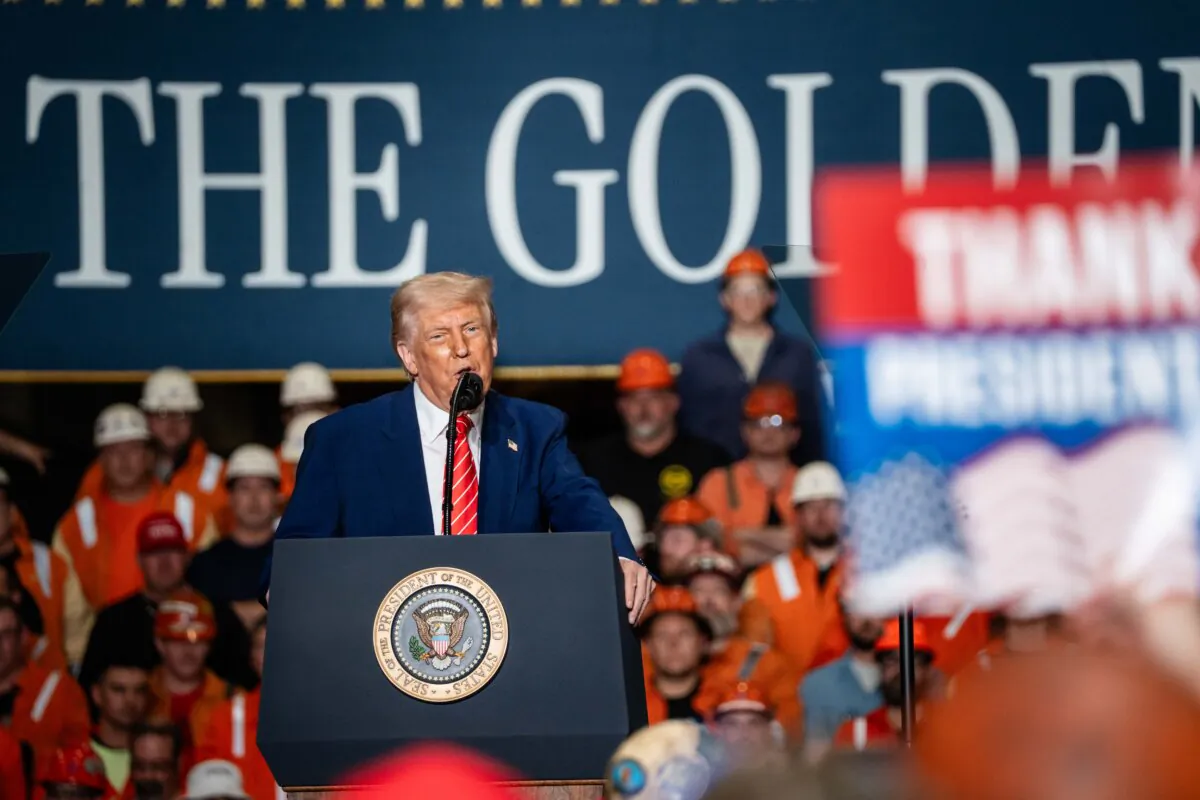 President Donald Trump delivers remarks at the U.S. Steel Corporation–Irvin Works in West Mifflin, Pa., on May 30, 2025. (Madalina Vasiliu/The Epoch Times)