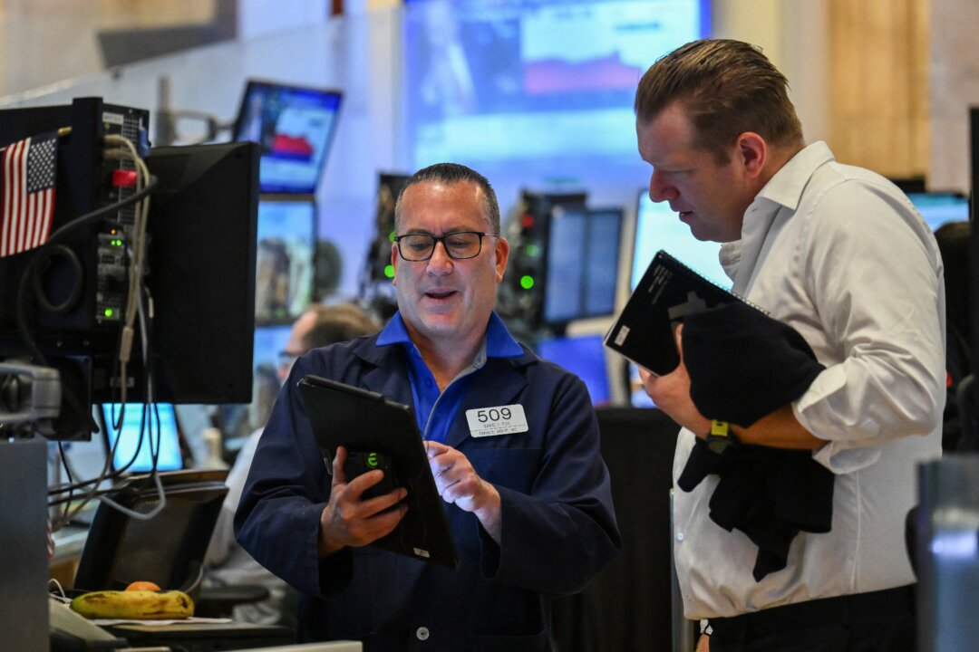 Market Review: Stocks Resume Gains on Improving Investor and Consumer Sentiment