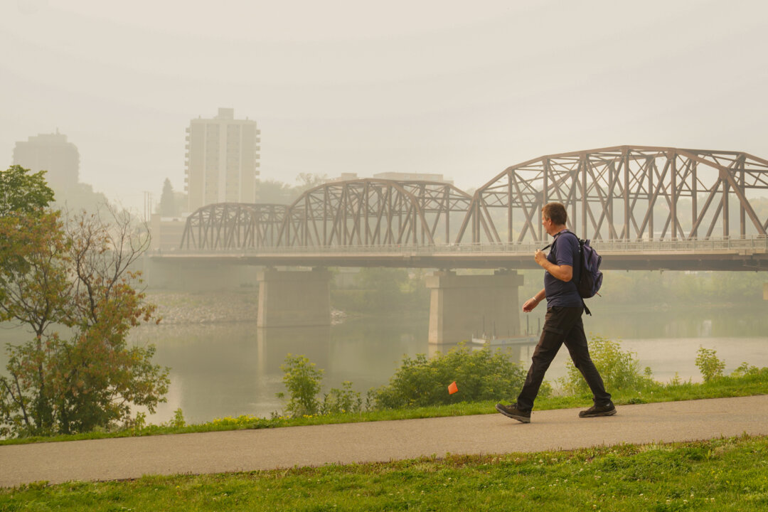 Over 25,000 Evacuated Across Manitoba, Saskatchewan, Alberta as Wildfires Rage