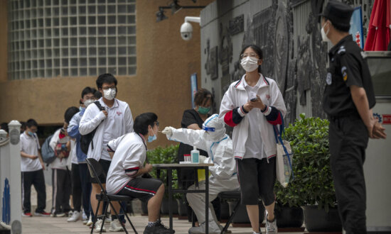 China’s COVID-19 Positivity Rate Exceeds 20 Percent; Hospitals Overcrowded With Patients: Doctors