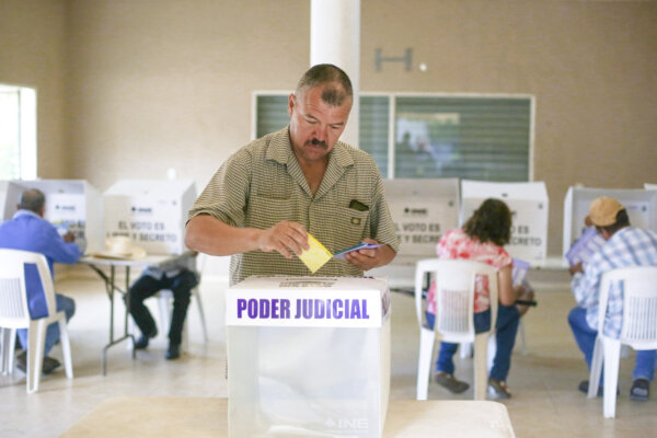Mexicans Vote in First-Ever Judicial Election