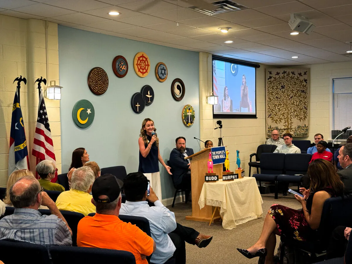 A People's Town Hall, organized by various Democratic Party organizations, held in New Bern, N.C., on May 19, 2025. (Arjun Singh/The Epoch Times)