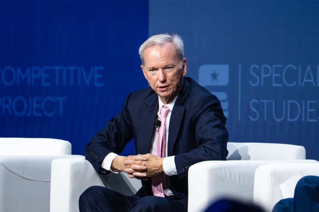 Former Google CEO Gets Booed at Graduation Ceremony Over Remarks About AI