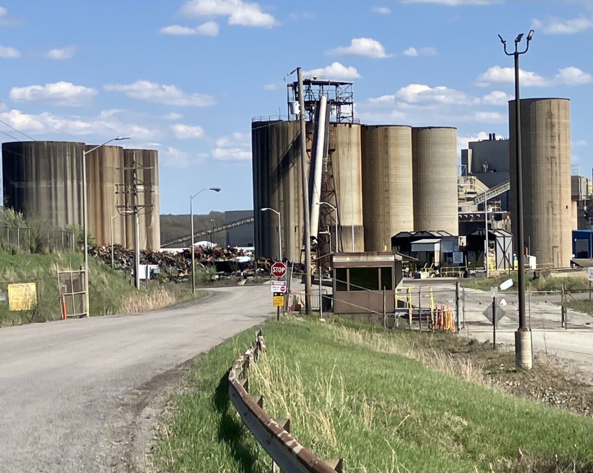 A former coal-fired power plant that is being redeveloped as a natural gas-powered data center campus in Homer City, Pa. (John Haughey/The Epoch Times)
