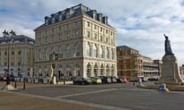 Poundbury: Formal Classicism Bonds With Local Tradition