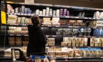 Consumer Spending Slows Amid Labor Market Cooling, Tariff Uncertainty: Fitch