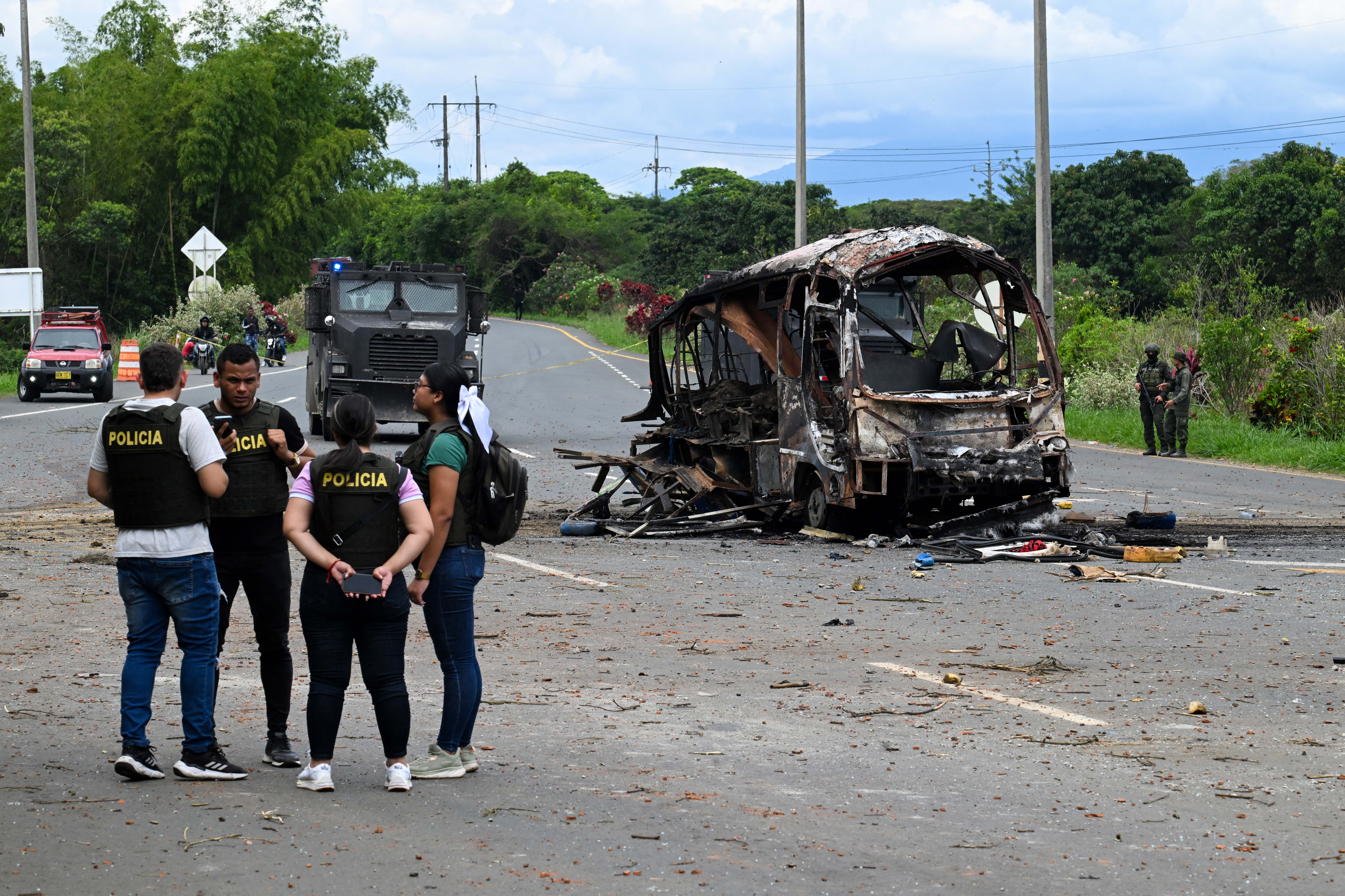 Day in Photos: Series of Attacks in Colombia, Police Operation in Brazil, School Shooting in Austria