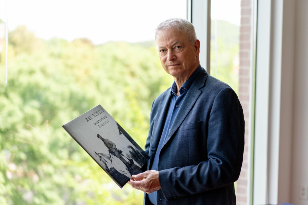 NextImg:Gary Sinise: Finding Strength in Service