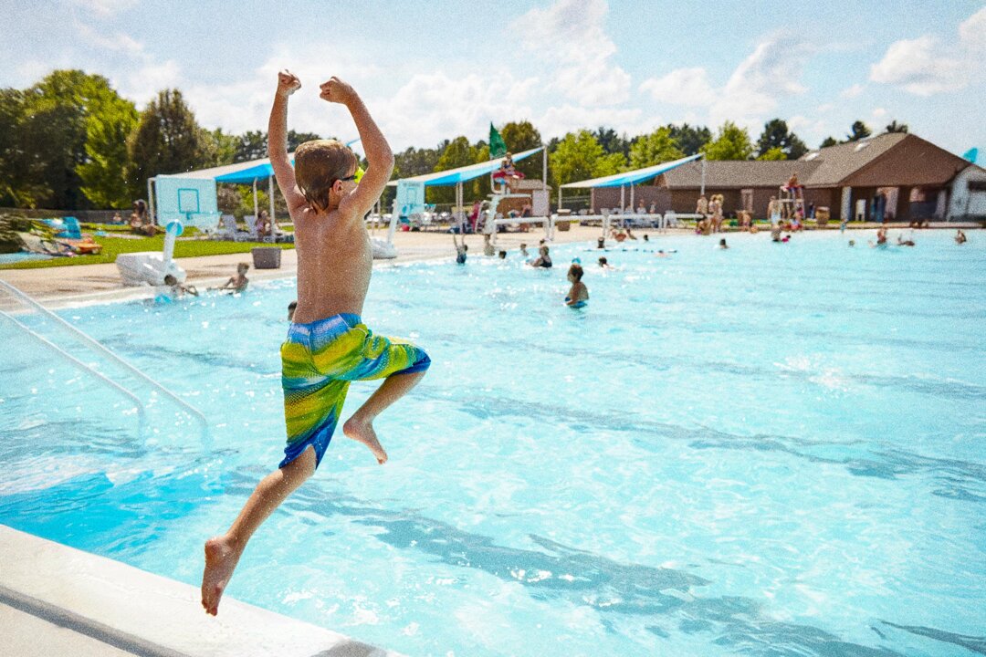 Swimming Pool Risks, From Eye Irritation to Breathing Trouble