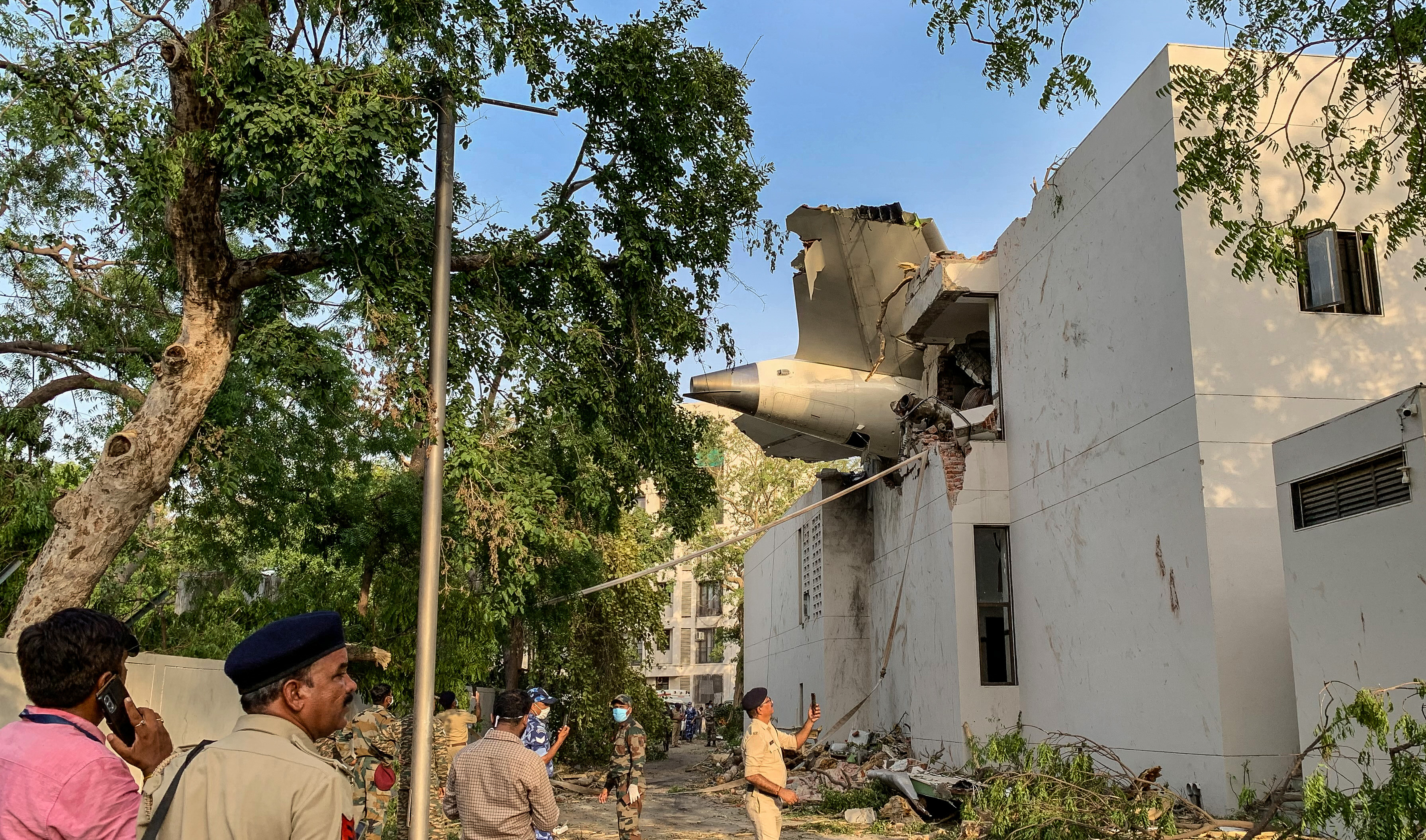 Day in Photos: India Plane Crash, London’s Personalized Museum, and Flooding in San Antonio