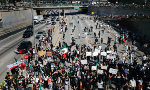 LA Mayor Briefs Media on Federal Illegal Immigration Crackdown