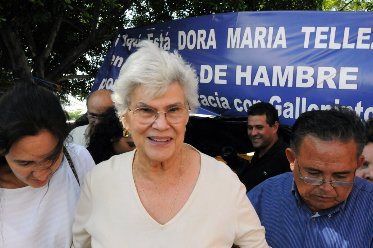 Nicaraguan former President Violeta Barrios de Chamorro (R) in downtown Managua, Nicaragua, on June 13, 2008. (Miguel Alvarez/AFP via Getty Images)