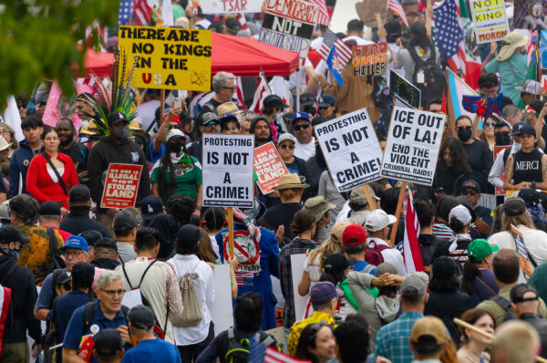 Tens of Thousands Rally in ‘No Kings’ Protests Across US