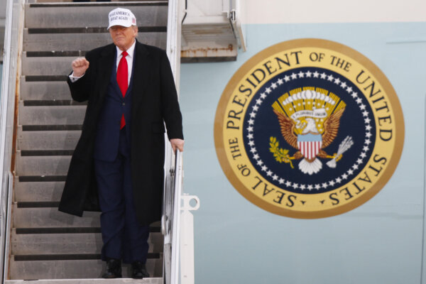 Trump Orders Expansion of Deportation Efforts 