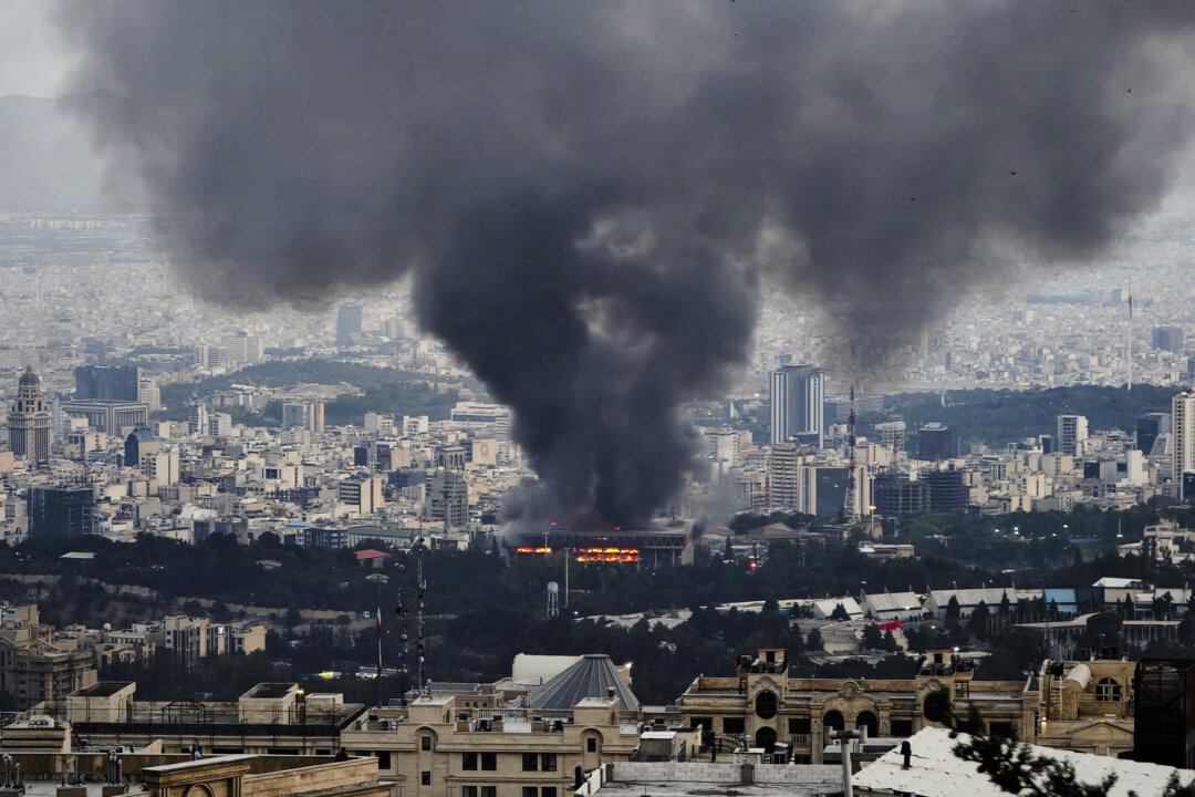 Nearly 2,000 Australians Seek Exit from Escalating Middle East Conflict
