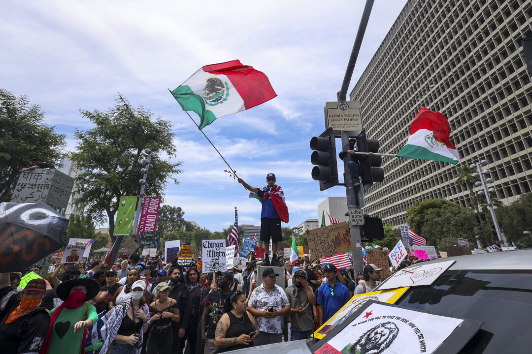 LA Mayor Lifts Downtown Curfew as Protests, Violence Decline