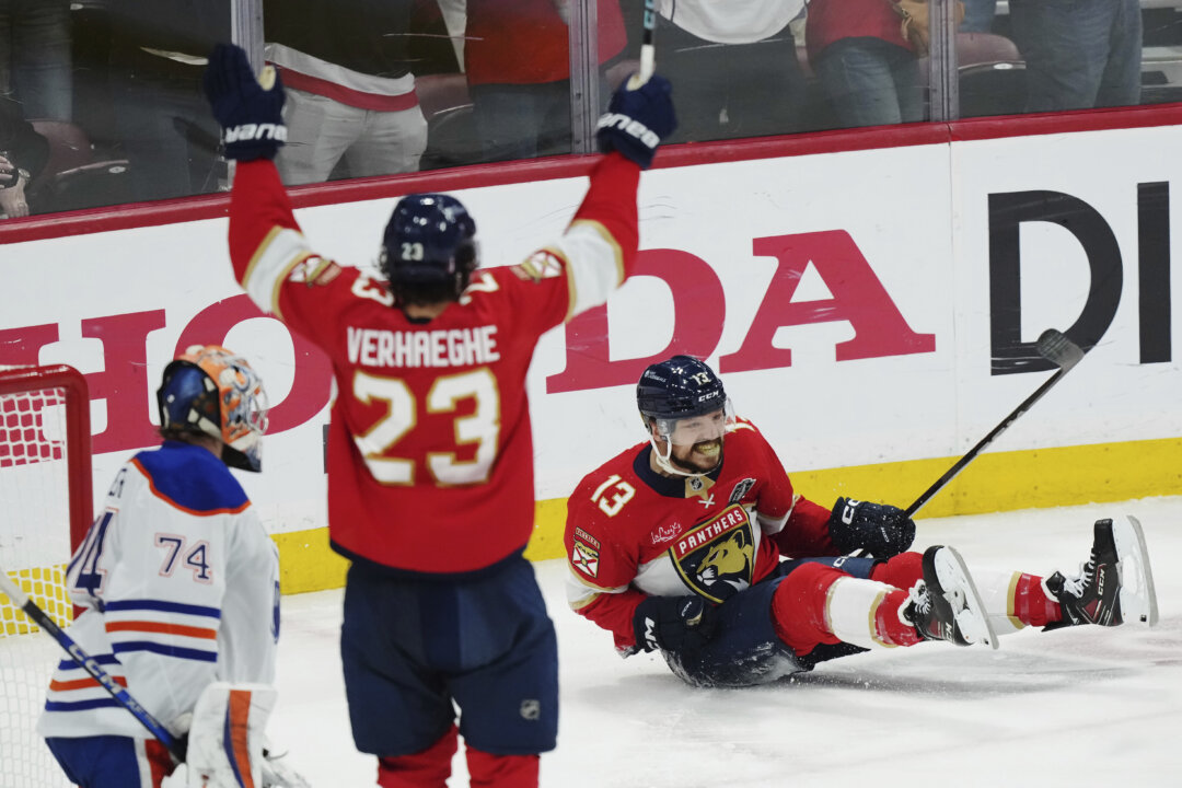 Senators Urge Carney to Ban Sports Betting Ads