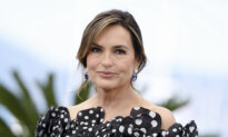 Mariska Hargitay Learns She Was Left Behind at Scene of Fatal Crash That Killed Her Mother Jayne Mansfield