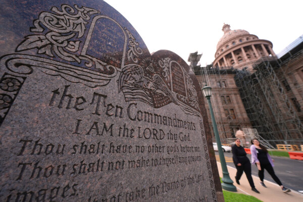 Appeals Court Approves Ten Commandments in Texas Schools: What to Know