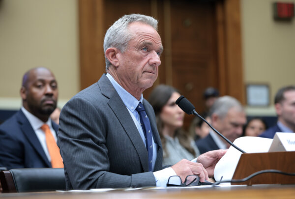 RFK Jr. Says Pregnant Women Can Get COVID-19 Vaccine If They Choose To