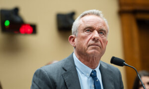 Advocacy Group Asks Court to Overturn NY Vaccine Mandate, Citing Supreme Court Rulings