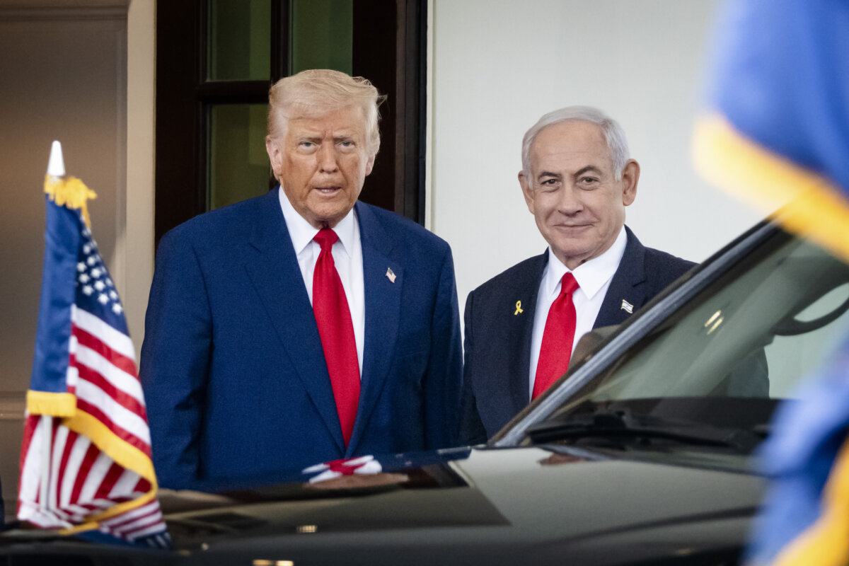 President Donald Trump greets Israeli Prime Minister Benjamin Netanyahu at the White House on April 7, 2025. (Madalina Vasiliu/The Epoch Times)