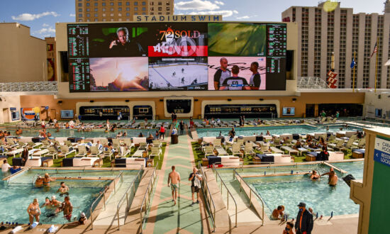 Why Las Vegas Casinos Are Sweetening the Deals This Summer