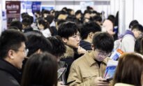 China’s ‘Full-Time Grandchildren’ Trend Highlights Youth Unemployment