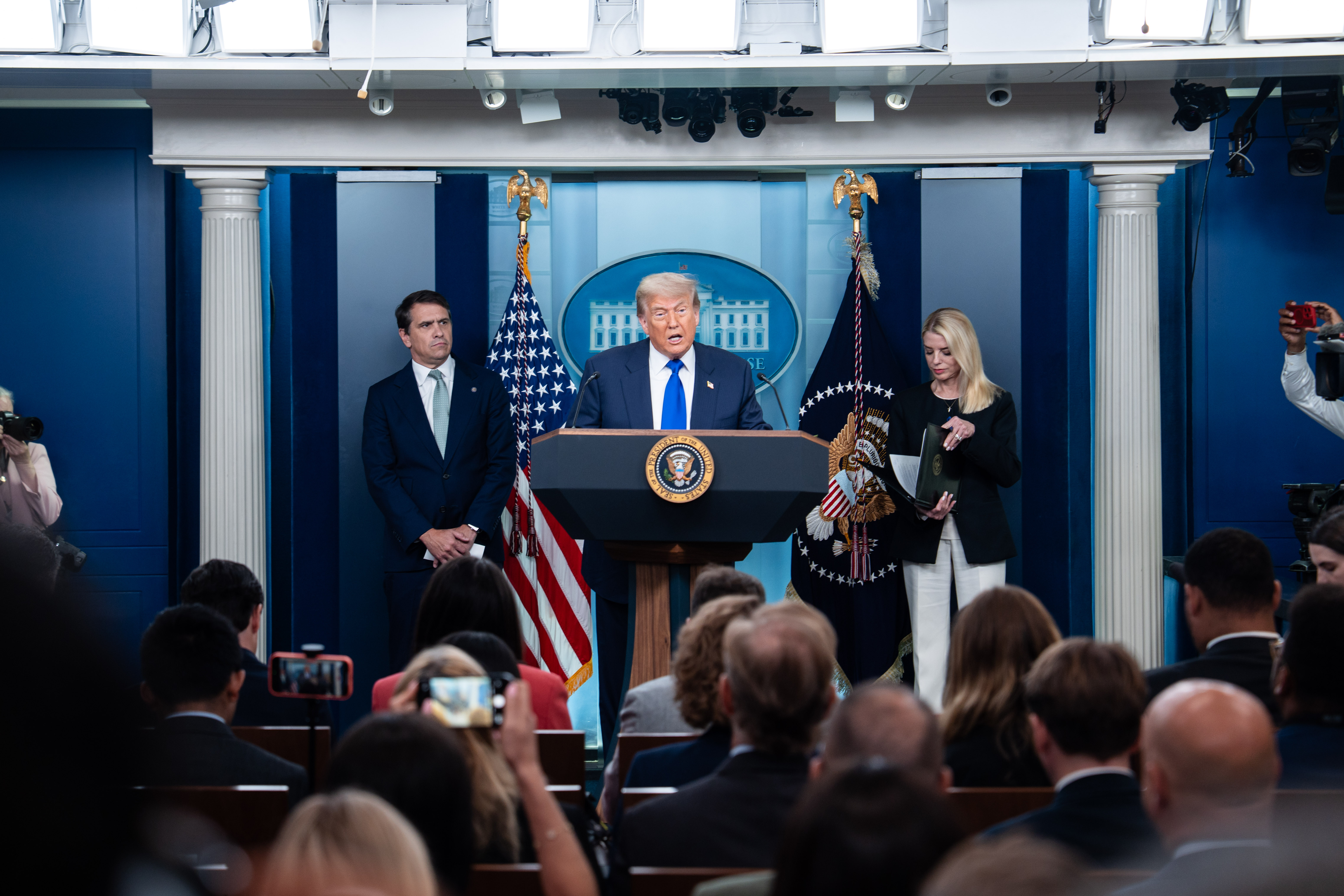 Trump Holds a Press Briefing at White House | EpochTV