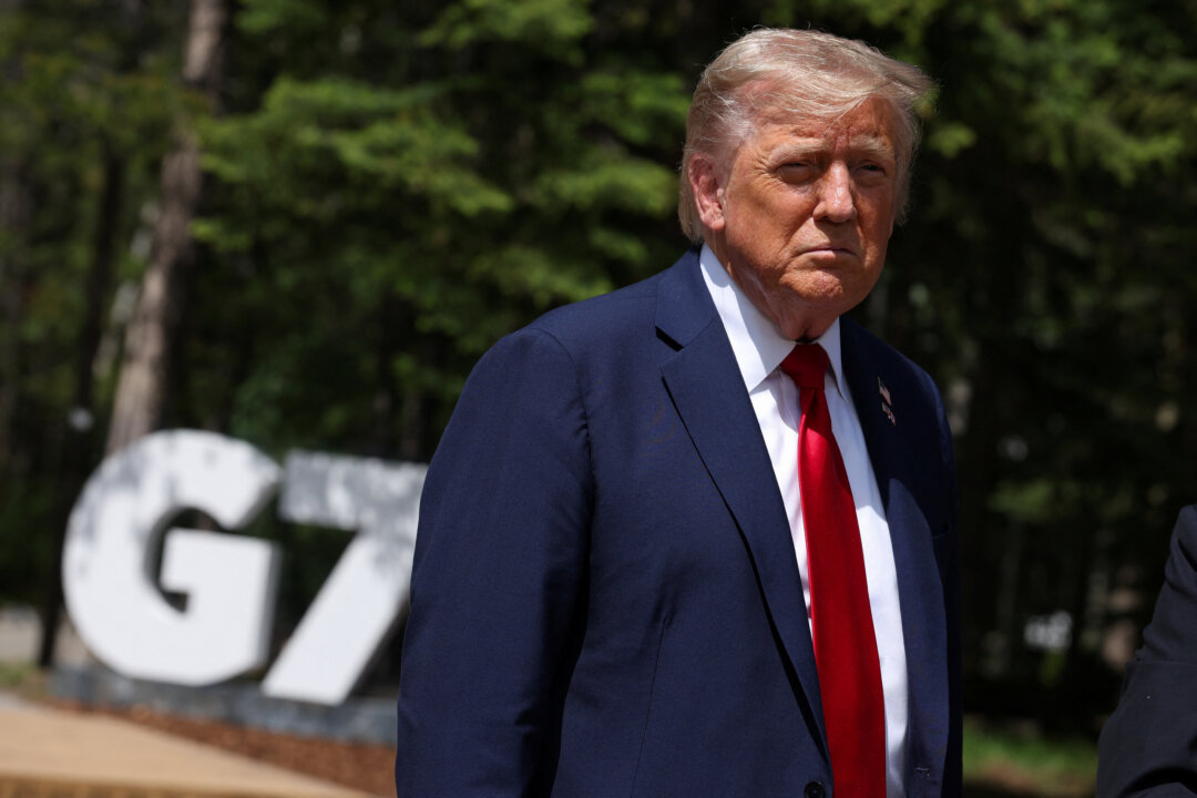 Trump Urges Immediate Evacuation Tehran Amid Israel-Iran Airstrikes