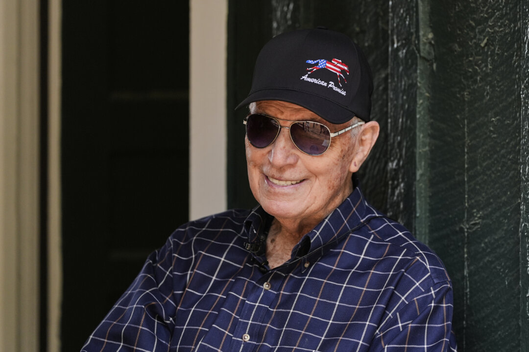 Hall of Fame Horse Trainer D. Wayne Lukas, Winner of 15 Triple Crown Races, Dies at 89