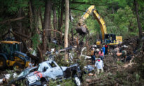Death Toll in Texas Floods Tops 100