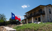 Texas Residents Pull Together