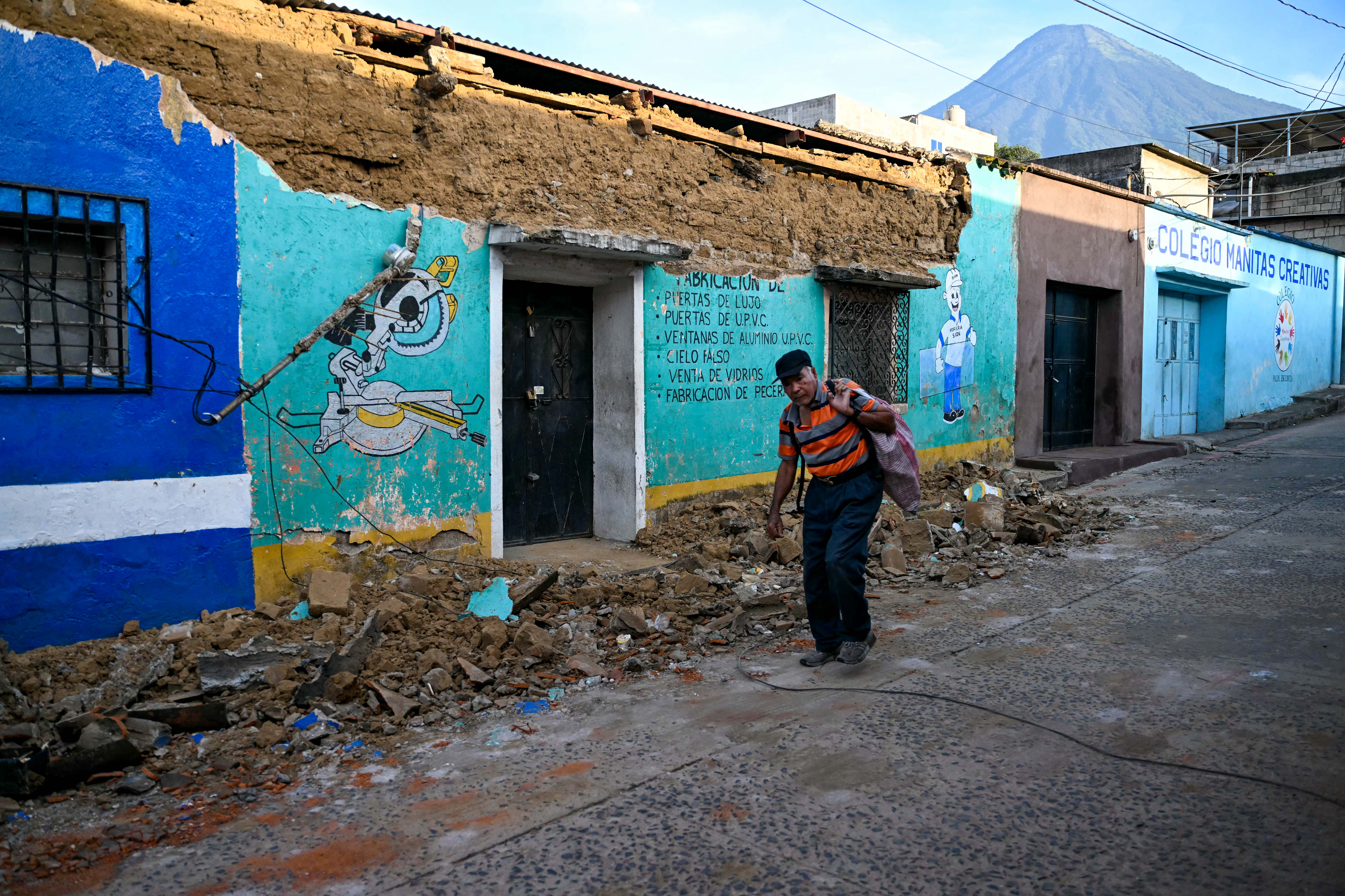 Day in Photos: Earthquake in Guatemala, Military Exercises in Taiwan, and Sand Sculpture Museum