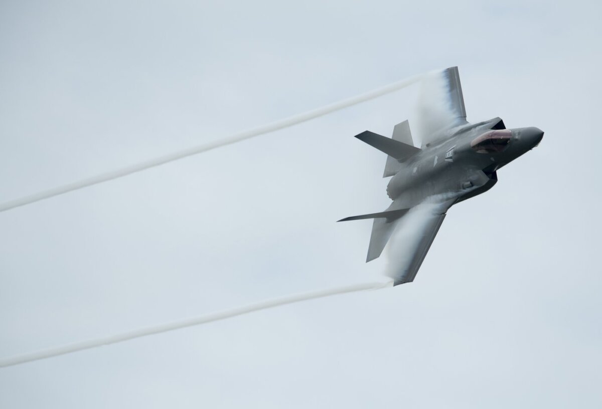 An F-35A Lightning II fighter jet practises for an air show appearance in Ottawa in a file photo. (The Canadian Press/Adrian Wyld)