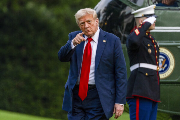 Trump Returns to White House After Weekend in Bedminster