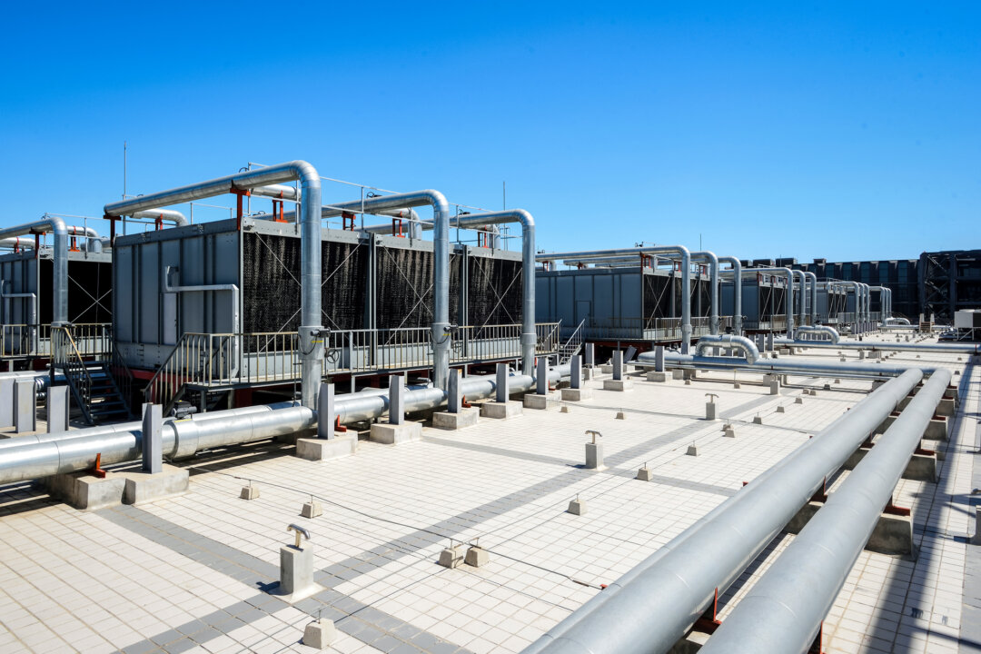 NextImg:Is There Enough Water to Quench the Thirst of AI Super Data Centers?